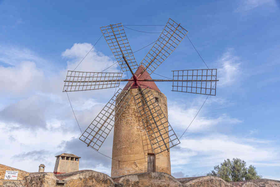 Mallorca - Algaida 01 - molino d'en Xina.jpg